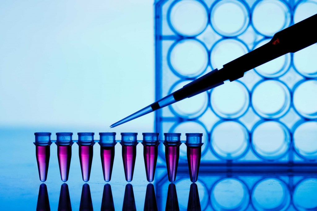 Umstrittenes Medikament kann laut einer Studie vor HIV schützen. Bild: science photo - fotolia