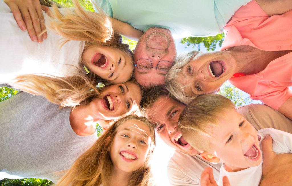 Evolutionsforschung: Die Oma forciert Partnerschaften. Bild: drubig-photo - fotolia