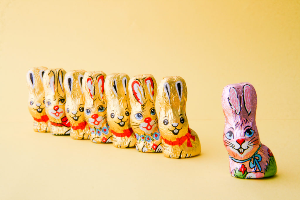 Die Verbraucherorganisation foodwatch hat in fast jedem zweiten getesteten Schoko-Osterhasen Mineralölrückstände gefunden. Die Stoffe gelten als krebserregend und erbgutverändernd. (Bild: KENCKOphotography/fotolia.com)