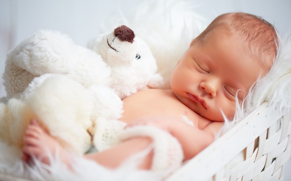Tester finden Parfümstoffe in Baby-Feuchttüchern. Bild: JenkoAtaman - fotolia