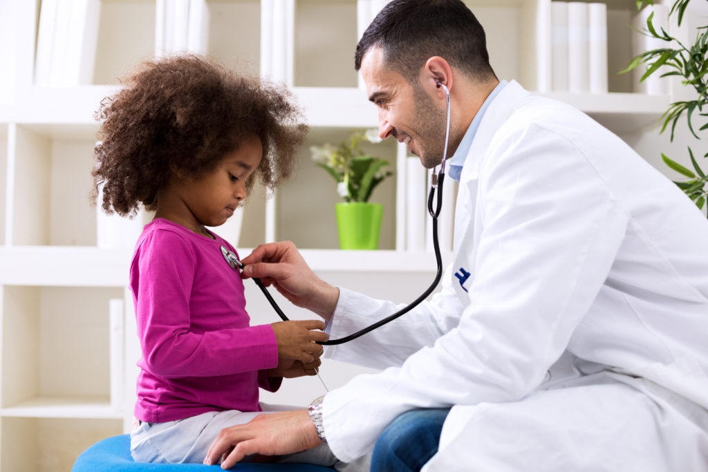 Die Akute Schlaffe Myelitis (AFM) sorgt mit ihren polio-ähnlichen Symptomen in den USA für Verunsicherung, zumal die Ursache weiterhin unklar bleibt. (Bild: didesign/fotolia.com)