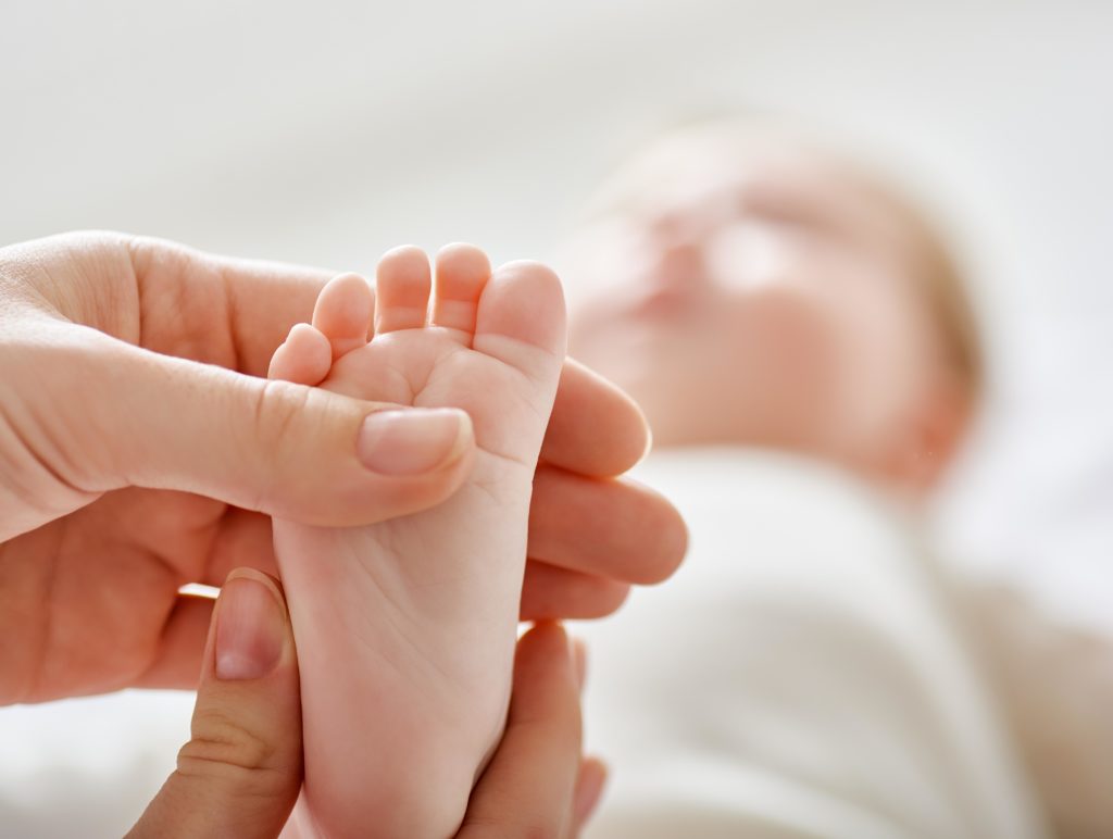 In Niedersachsen könne Eltern ihre Kinder im Rahmen der U-Untersuchungen auf Typ-1 Diabetes und familiäre Hypercholesterinämie testen lassen. (Bild: Konstantin Yuganov/fotolia.com)