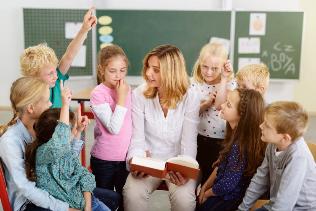 Immer mehr Kinder in Deutschland haben Sprachstörungen. Dafür gibt es sowohl medizinische als auch soziale Ursachen. Experten empfehlen Eltern, ihren kleinen Kindern mehr vorzulesen. (Bild: contrastwerkstatt/fotolia.com)
