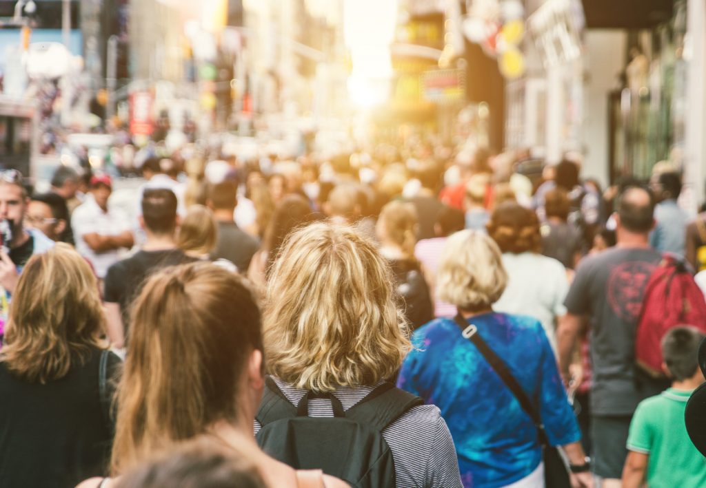 In den USA ist die Lebenserwartung erstmals seit über zwei Jahrzehnten gesunken. Verantwortlich dafür könnten unter anderem die Unterschiede in Einkommen und Ernährung sowie Arbeitslosigkeit sein. (Bild: oneinchpunch/fotolia.com)