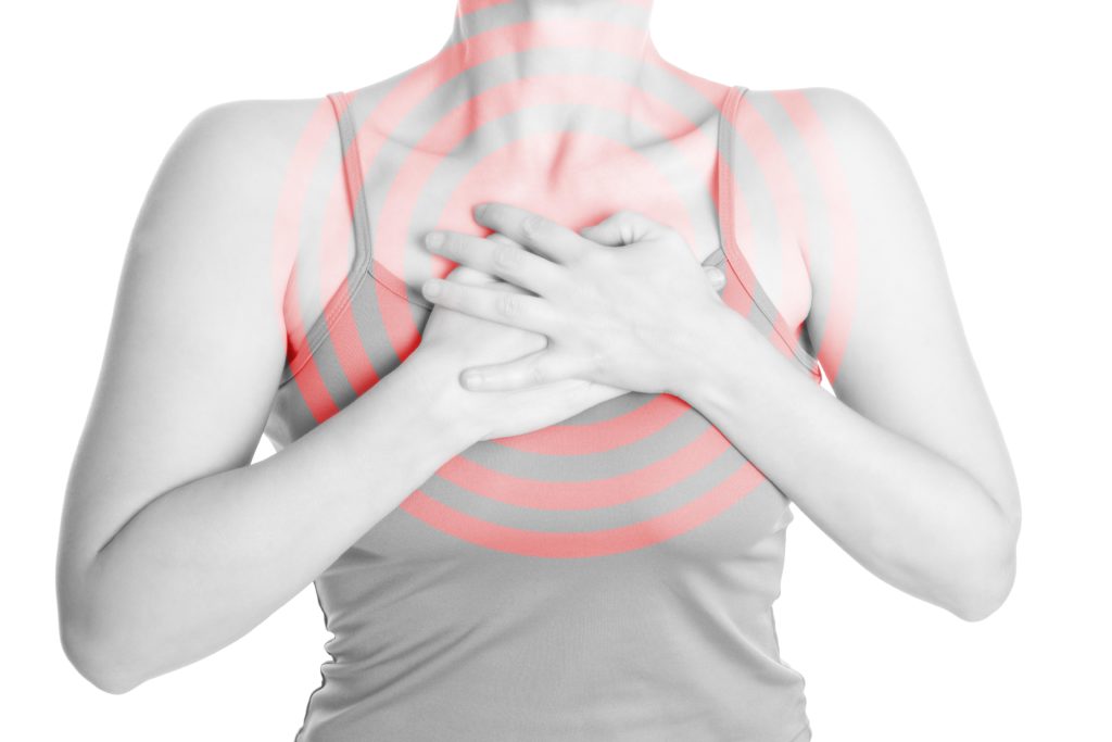Wiederholtes Herzrasen ist eine mögliche Folge der Hashimoto-Thyreoiditis. Daneben können eine Vielzahl weiterer Beschwerden im Zusammenhang mit der Erkrankung stehen. (Bild: SENTELLO/fotolia.com)