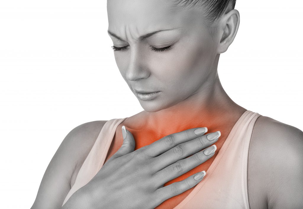 Ein Reflux kann sehr unangenehm sein. Schüssler Salze und die Homöopathie können helfen, die Beschwerden zu lindern. (Bild: Artem Furman/fotolia.com) 