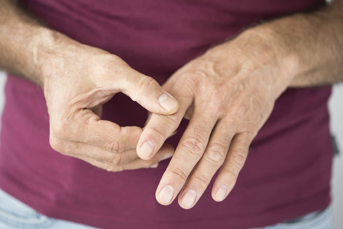 Knackende Finger – Fingerknacken: Ursachen und Folgen – Heilpraxis