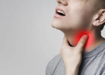 Rachenschmerzen betreffen den oberen Halsbereich bzw. Schlund, sie haben meist entzündliche Ursachen. (Bild: Prostock-studio/fotolia.com)