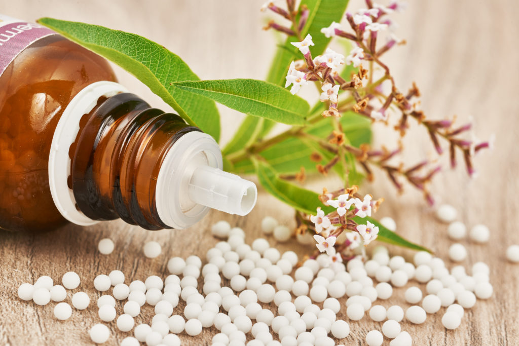 Homöopathie wirksam gegen Schmerzen. Bild: lucaar - fotolia