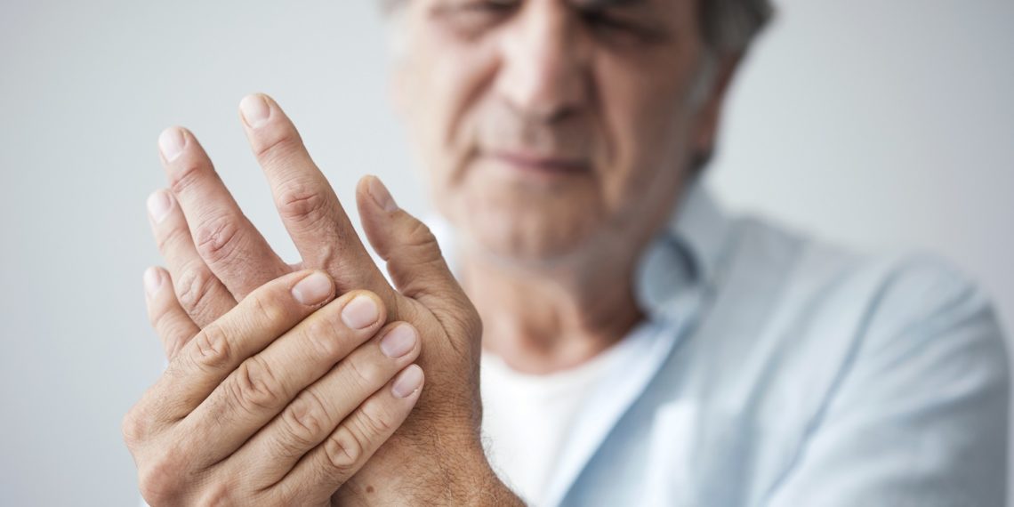 Fingerschmerzen – Schmerzen in den Fingern: Ursachen und wirksame