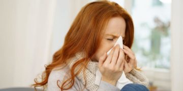 Zu den Faktoren, die eine Infektanfälligkeit begünstigen, zählen u. a. Nährstoffmangel, Stress und bestimmte Medikamente. (Bild: contrastwerkstatt/fotolia.com)