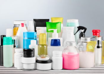 Einige Kosmetik-Produkte mit fragwürdigen Substanzen gefunden. (Bild: Das sind die Krebs-Anzeichen: BillionPhotos.com/fotolia)