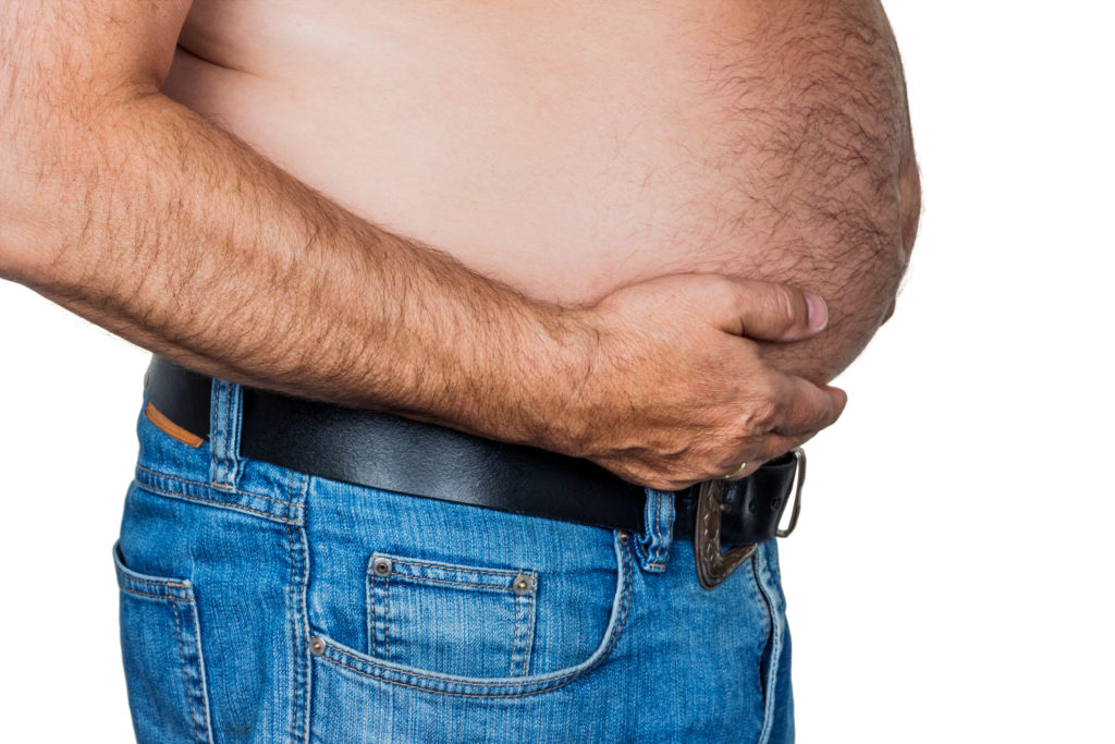 Bauchfett ist nicht gleich Bauchfett. Ein straff gespannter Bierbauch enthält meist hohe Anteile des viszeralen Fetts. (Bild: Gina Sanders/fotolia.com)