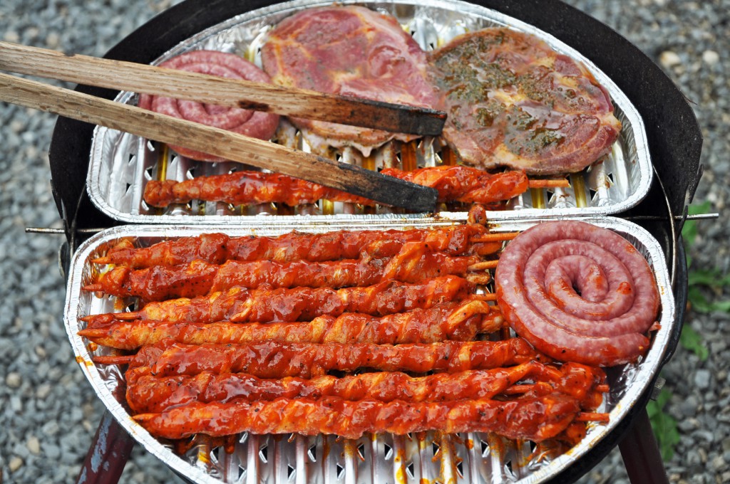 Grill mit Grillfleisch