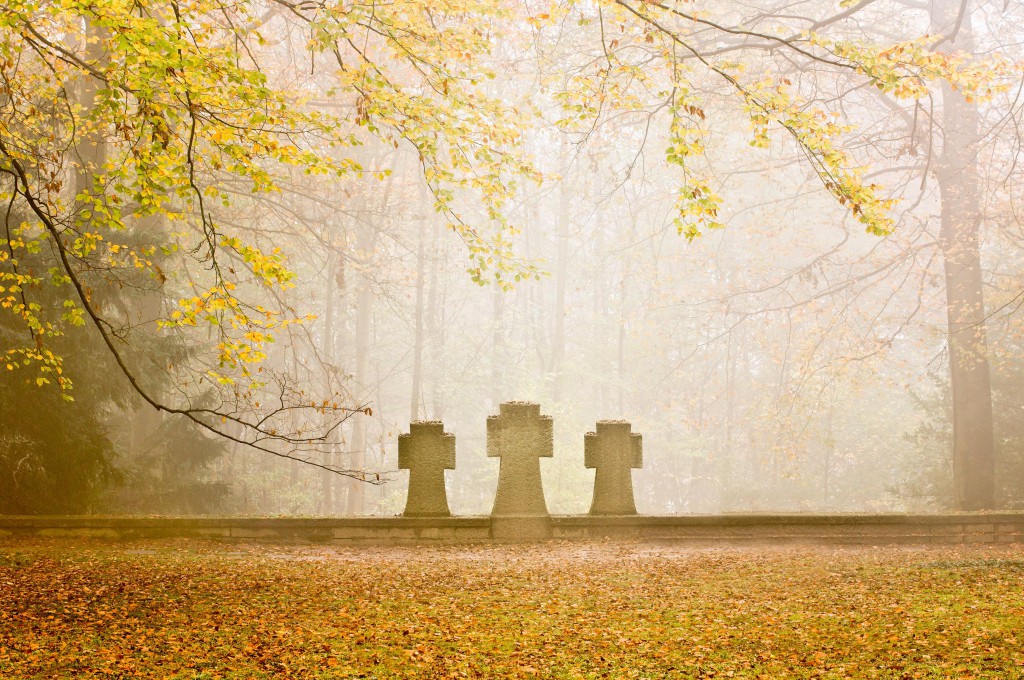 Grabsteine auf dem Ehrenfriedhof