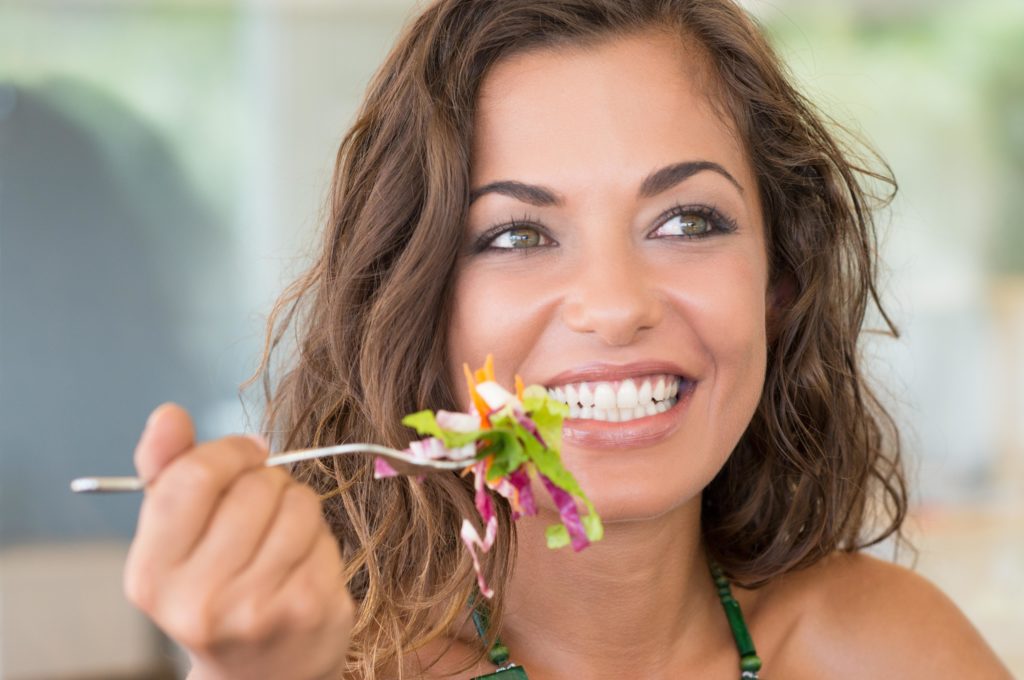 Vegetarier und Veganer haben weniger Vorurteile als Fleischesser. (Bild: Rido/fotolia.com)