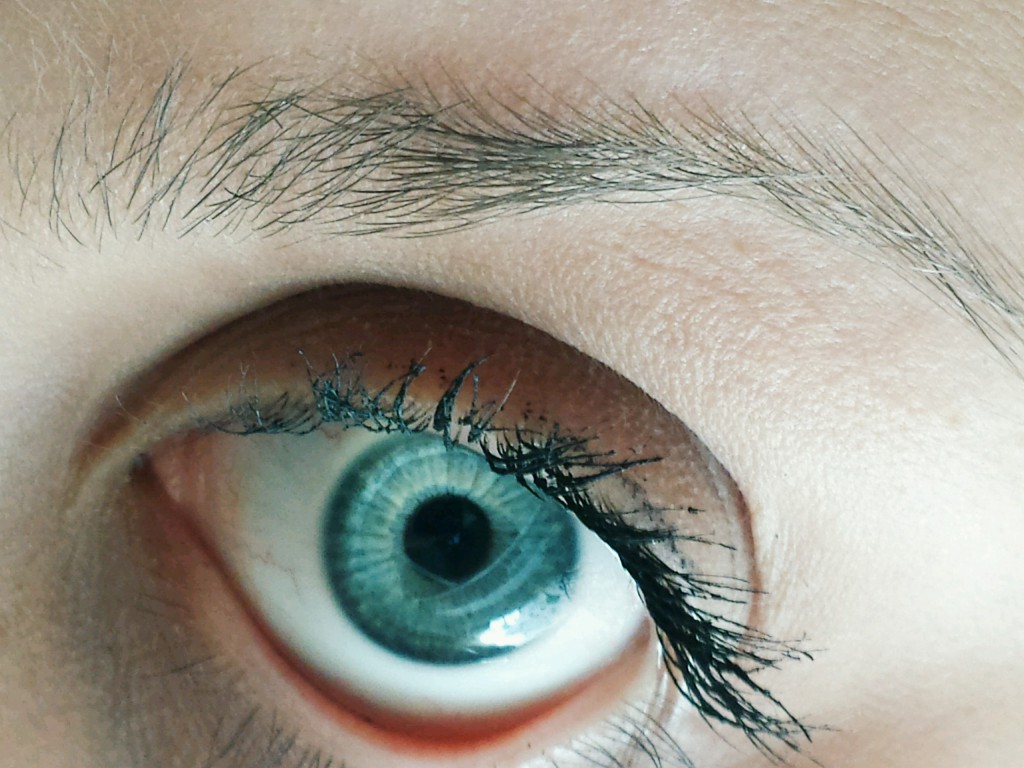 Blaue Augen: Studie zeigt angebliche Anfälligkeiten für Alkoholsucht. (Bild: ilarialapreziosa - fotolia)