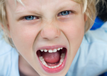Kinder sollten auch bei Wutausbrüchen ihre Wortwahl unter Kontrolle haben. (Bild: mellevaroy/fotolia.com)