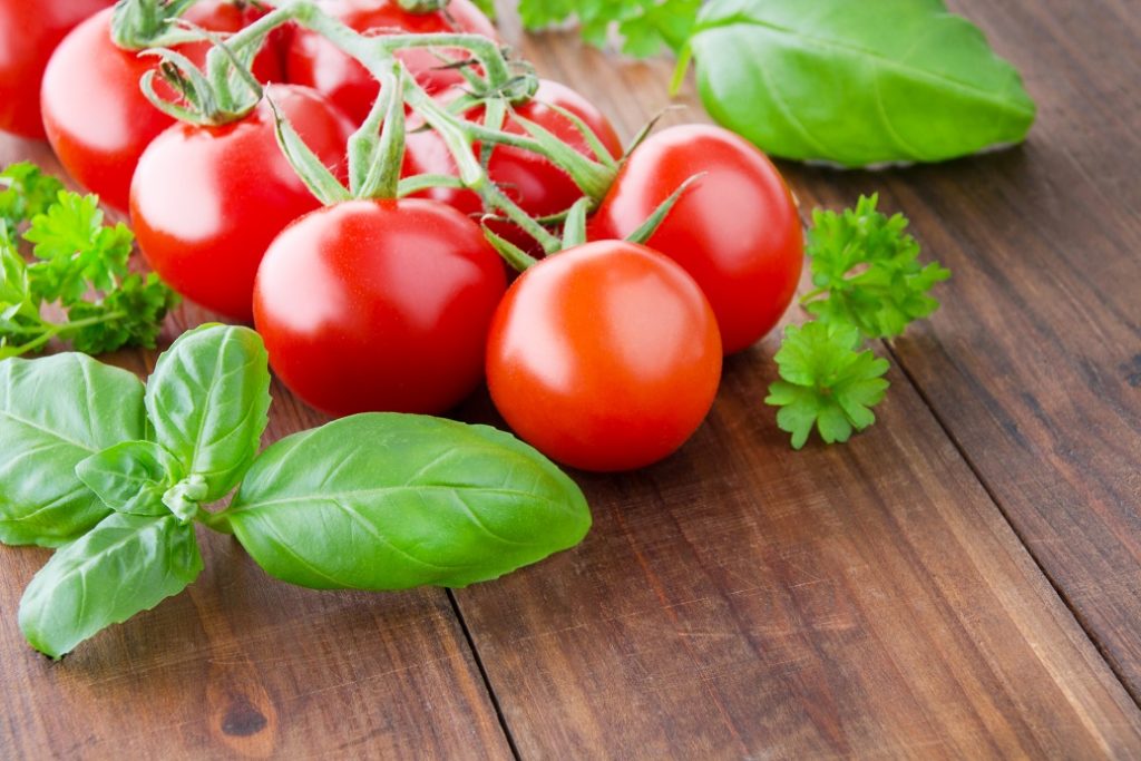 Tomaten lieber nicht schälen. Bild: Pixelot-fotolia