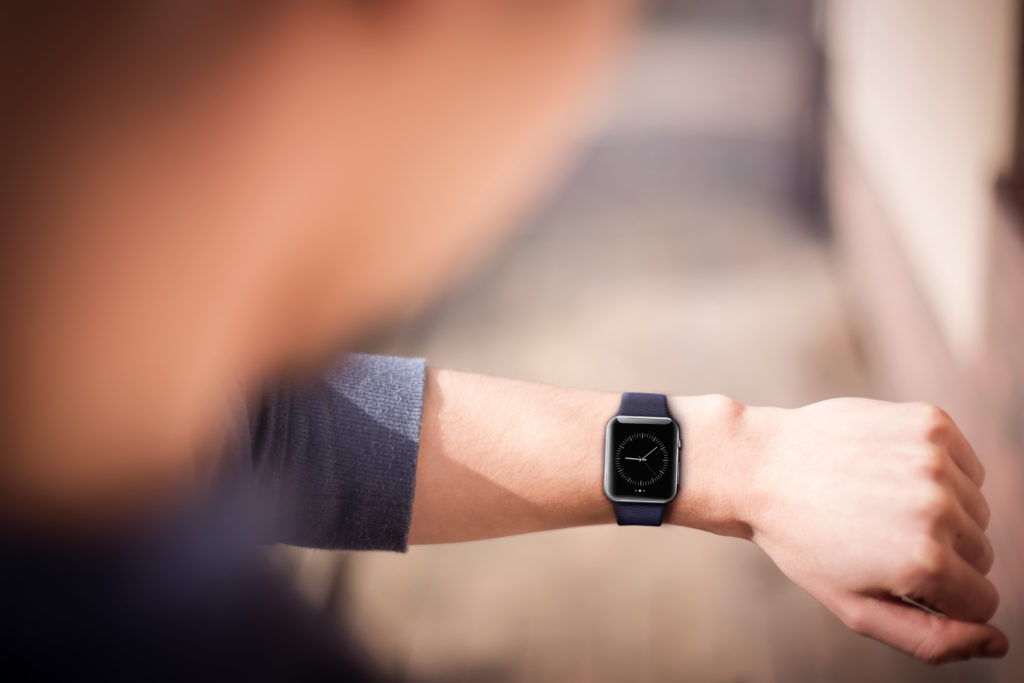 Krankenkasse finanziert Apple Watch. Bild: guteksk7 - fotolia