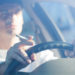 Rauchen am Steuer, wenn Kinder dabei sind? Bald in England verboten. Bild: aerogondo - fotolia