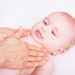 Zur Pflege der Babyhaut braucht es eine teuren Cremes oder Öle. (Bild: drubig-photo/fotolia.com)