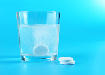 Aspirin erhöht die Überlebensdauer bei Darmkrebs-Patienten. (Bild: Africa Studio/fotolia.com)