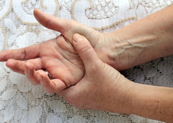 Langsame Bewegungsabläufe sind erste Hinweise auf Parkinson. Bild: Astrid Gast - fotolia