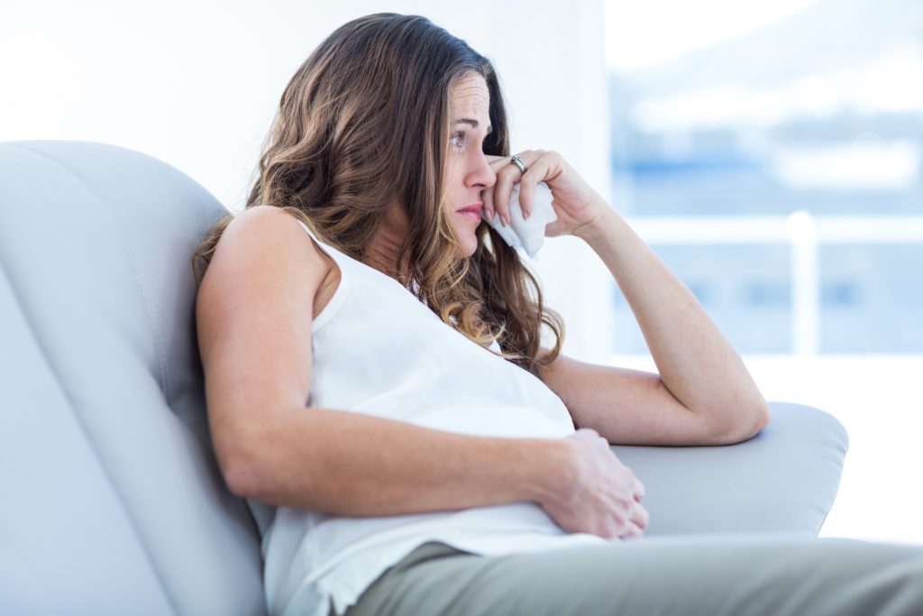 Viele Frauen entwickeln während der Schwangerschaft oder nach der Geburt des Kindes eine Depression. (Bild: WavebreakmediaMicro/fotolia.com)