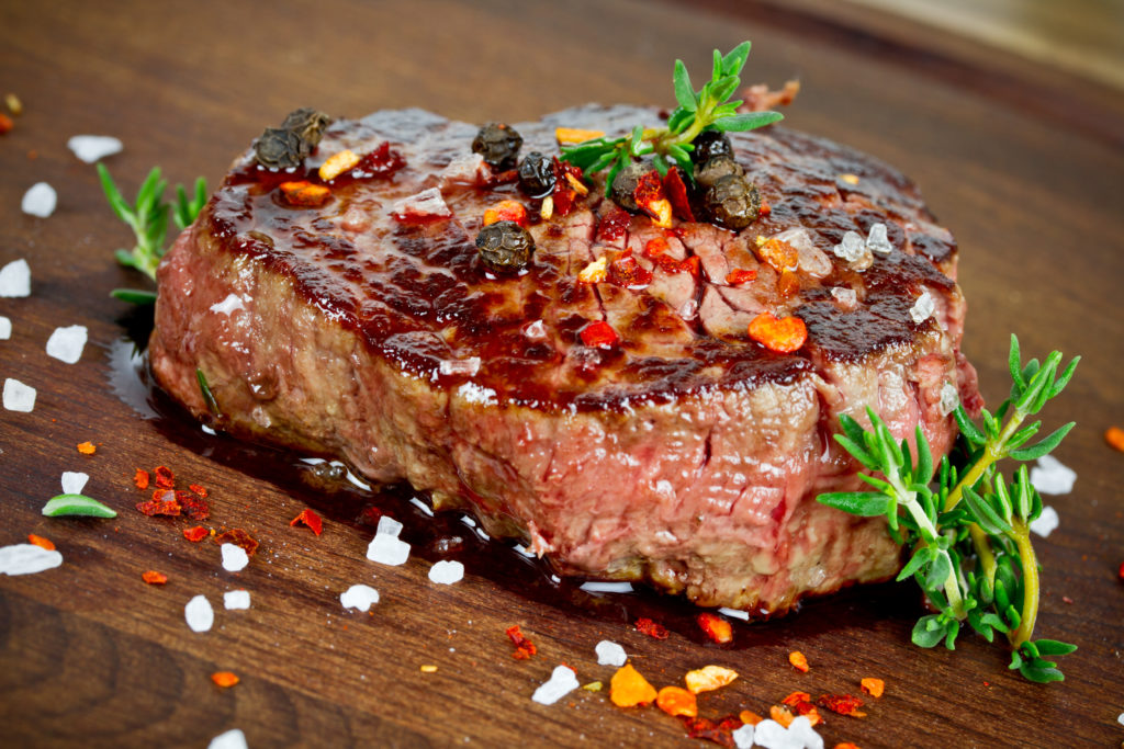 Wie ungesund ist Fleisch wirklich? Hier scheiden sich die Geister. Bild: Thomas Francois - fotolia