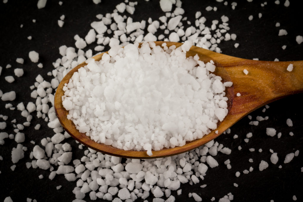 Wer zu viel Salz isst, schwächt sein Immunsystem. Bild: romantsubin - fotolia