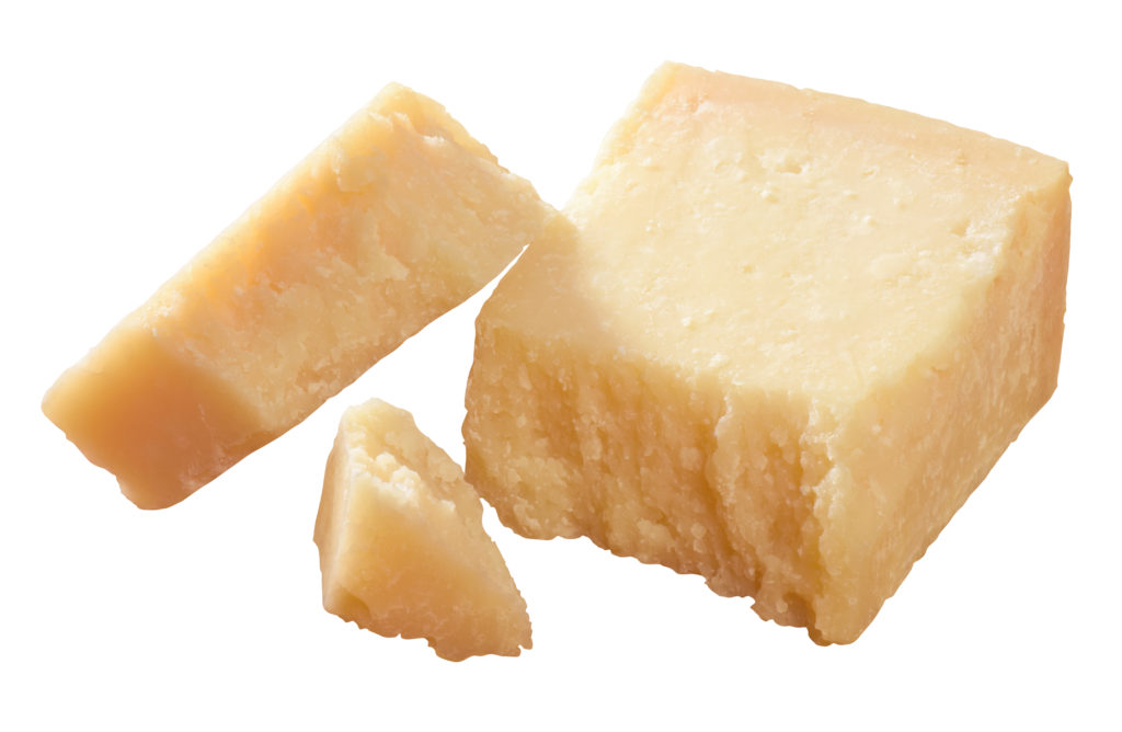 Hartkäse wie Parmesan enthält wenig Lakktose und kann als Alternative bei Laktose-Intoleranz dienen. (Bild: Xavier/fotolia.com)