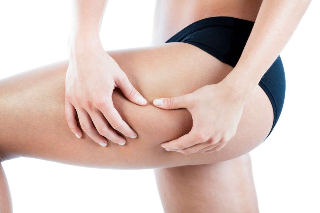 Eine Übersäuerung des Körpers begünstigt die Entstehung von Cellulite. Bild: Photographee.eu - fotolia