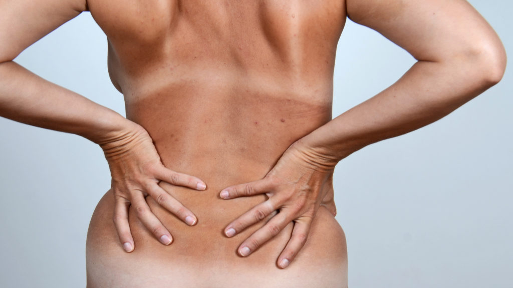 Besonders häufig Erzieherinnen leiden unter Rückenschmerzen. Bild: photo 5000 - fotolia