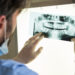 Röntgenaufnahmen beim Zahnarzt führen zu einem erhhten Krebsrisiko und sollten daher möglichst selten erfolgen. (Bild: Rido/fotolia.com)