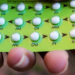 Trotz Warnungen: Vor allem junge Frauen greifen zur Pille. Bild: animaflora - fotolia