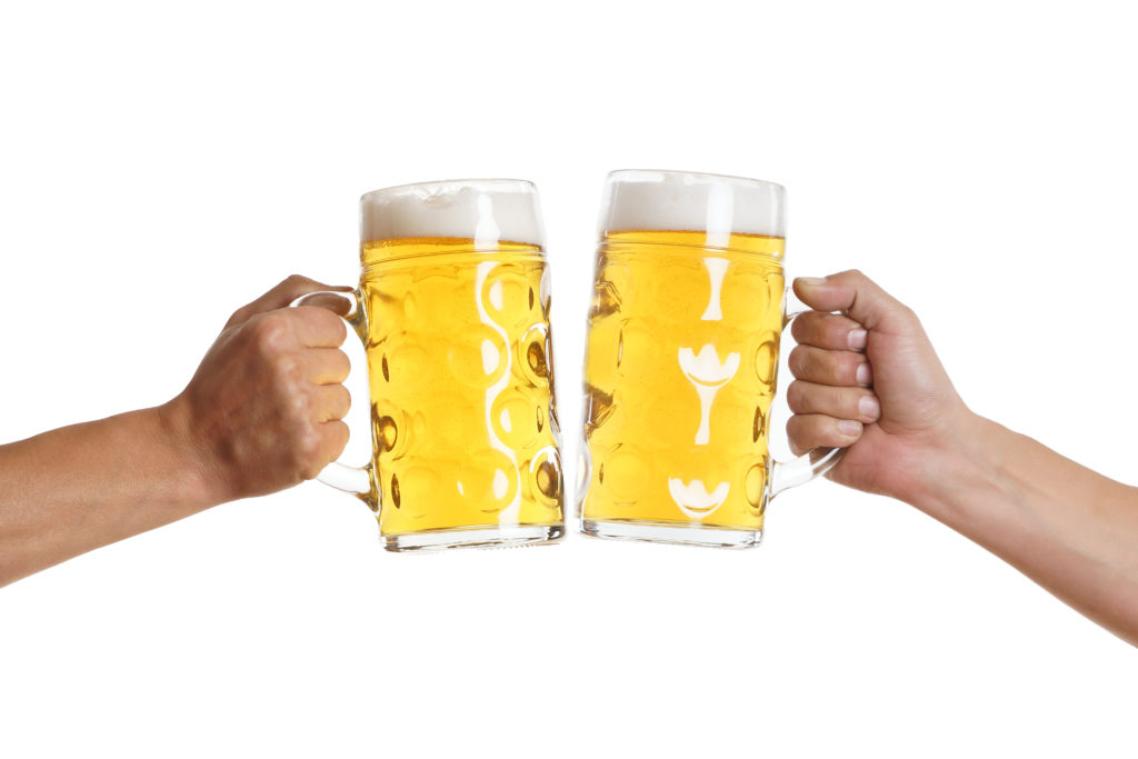 Britische Männer sollen ihren Alkoholkonsum in Zukunft deutlich reduzieren. (Bild: underdogstudios/fotolia.com)