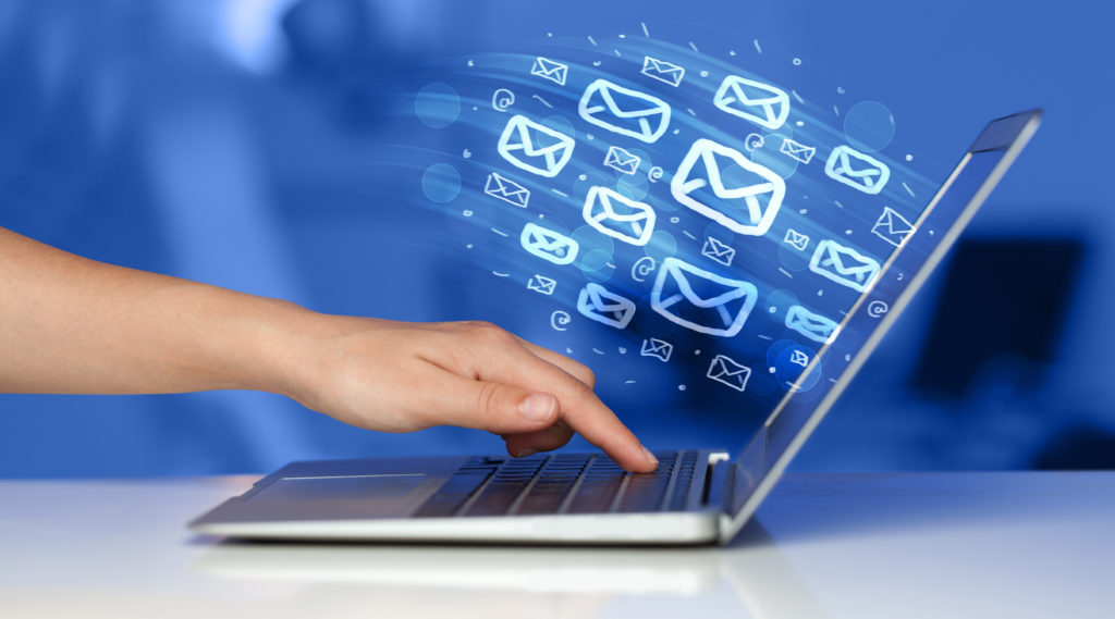E-Mails erleichtern zwar die Kommunikation, können jedoch zu einem erheblichen Stressfaktor im werden. (BIld: ra2 studio/fotolia.com)
