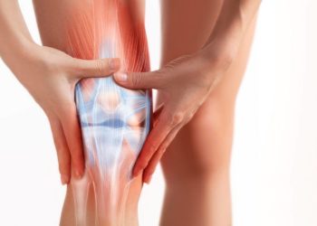 Stoffwechselstörungen können zu einer  Verformung und Schädigung der Kniegelenke führen. (Bild: artstudio_pro/fotolia.com)