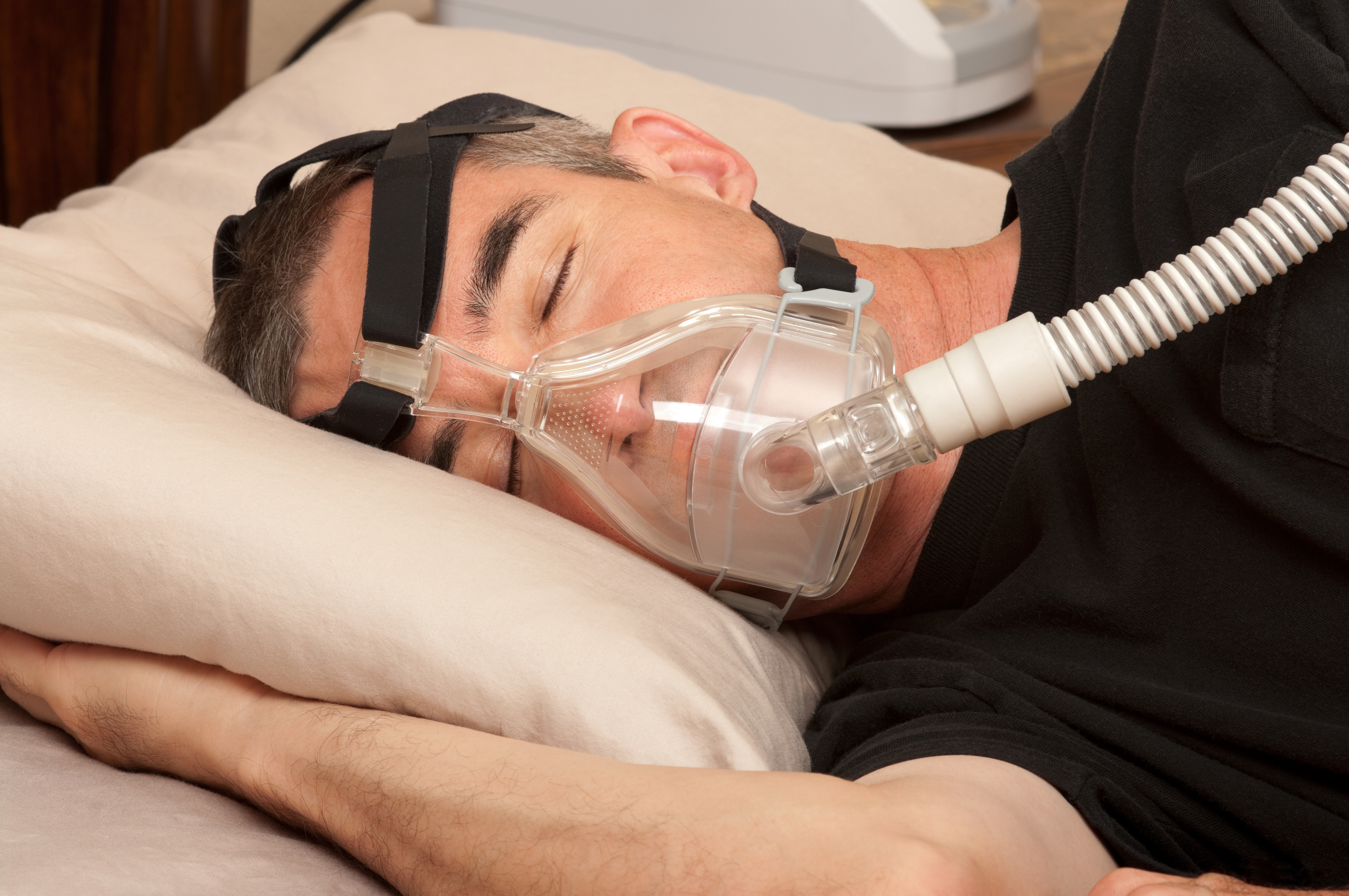 Маска для дыхания медицинская. Сипап аппарат. CPAP аппарат. Аппарат апноэ сна БИПАП. Аппарат сипап от храпа и апноэ.