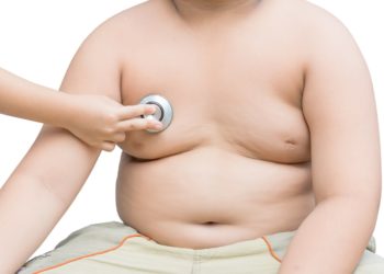 Immer mehr Kinder sind weltweit übergewichtig. (Bild: kwanchaichaiudom /stock.adobe.com)