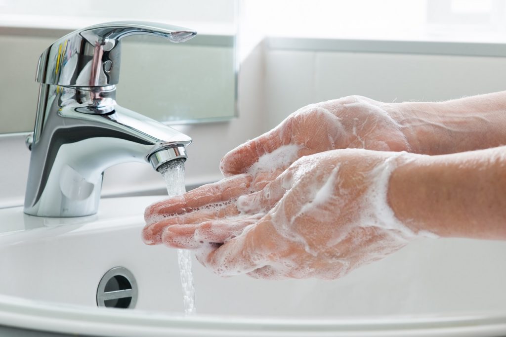 Der beste Schutz vor Infektionen: Richtiges und regelmäßiges Händewaschen. Bild: Alexander Raths - fotolia