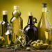 Laut einer aktuellen Studie wirkt Olivenöl blutverdünnend und reduziert somit das Risiko für Blutgerinnsel, bei schon einer Einnahme pro Woche. (Bild: luigi giordano/fotolia.com)