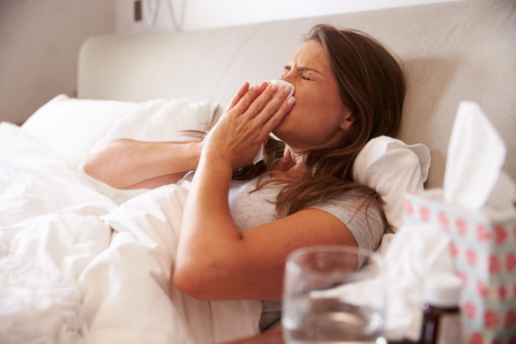 Ist es nur eine harmlose Erkältung oder doch die Grippe? (Bild: Monkey Business/fotolia.com)