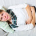 Bei Magen-Darmbeschwerden in Form von Durchfall und Erbrechen können Hausmittel oftmals Linderung verschaffen. (Bild: JackF/stock.adobe.com)