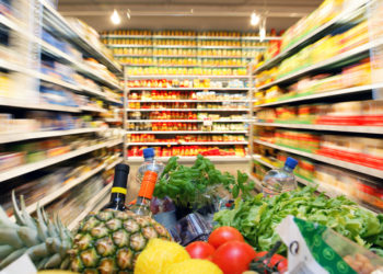 Die globale Warenketten im Lebensmittelhandel stellen den Verbraucherschutz vor enorme Herausforderungen. (Bild: Gina Sanders/fotolia.com)