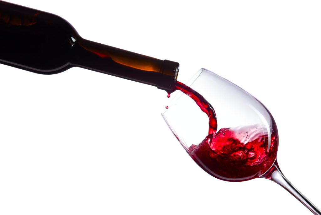 Der tägliche Weinkonsum könnte einen wesentlichen Einfluss auf die Lebenserwartung haben. (Bild: Igor Normann/fotolia.com)