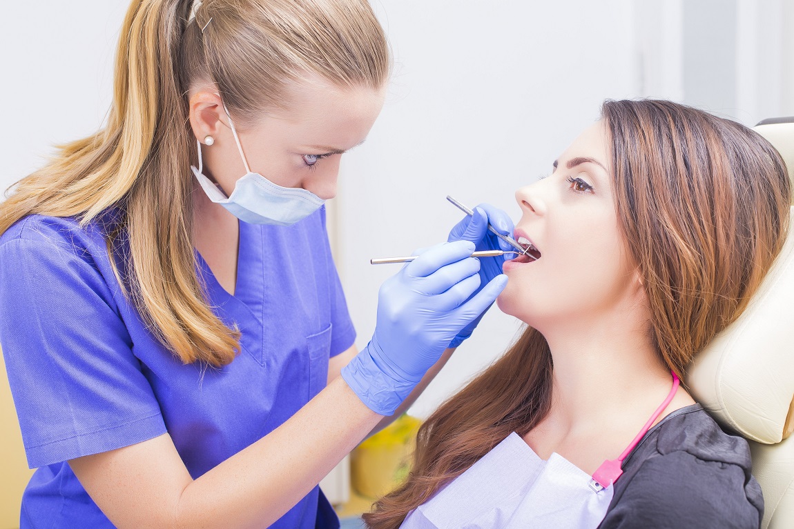 Zahngesundheit Schlafen mit offenem Mund schadet den Zähnen Naturheilkunde