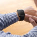 Ein Kanadier verdankt einer Apple Watch sein Leben. Der 62-Jährige erkannte dank der Pulsmessfunktion einen Herzinfarkt. (Bild: one photo/fotolia.com)