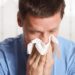 Im Rahmen von Erkältungskrankheiten treten oft bohrende oder stechende Schmerzen im Gesicht auf. (Bild: underdogstudios/fotolia.com)